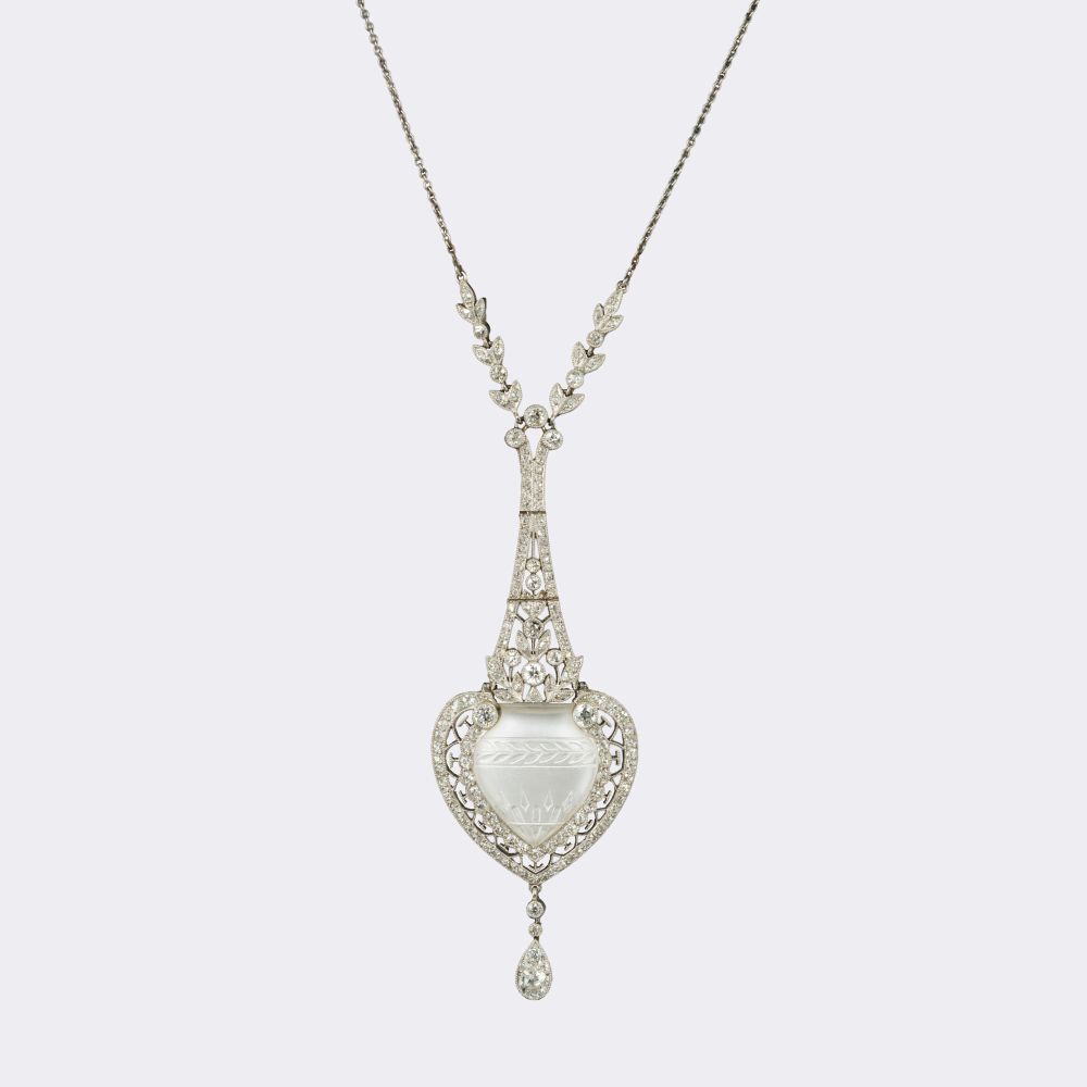 Art Nouveau Anhänger mit Bergkristall und Diamant-Besatz an Kette