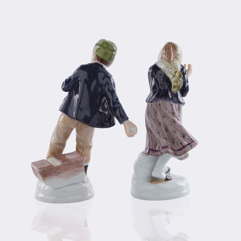 Zwei Kinder bei einer Schneeballschlacht - Bild 3