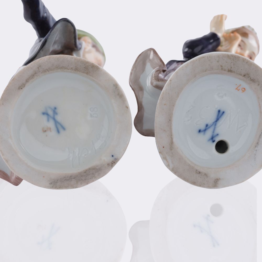 Zwei Kinder bei einer Schneeballschlacht - Bild 4