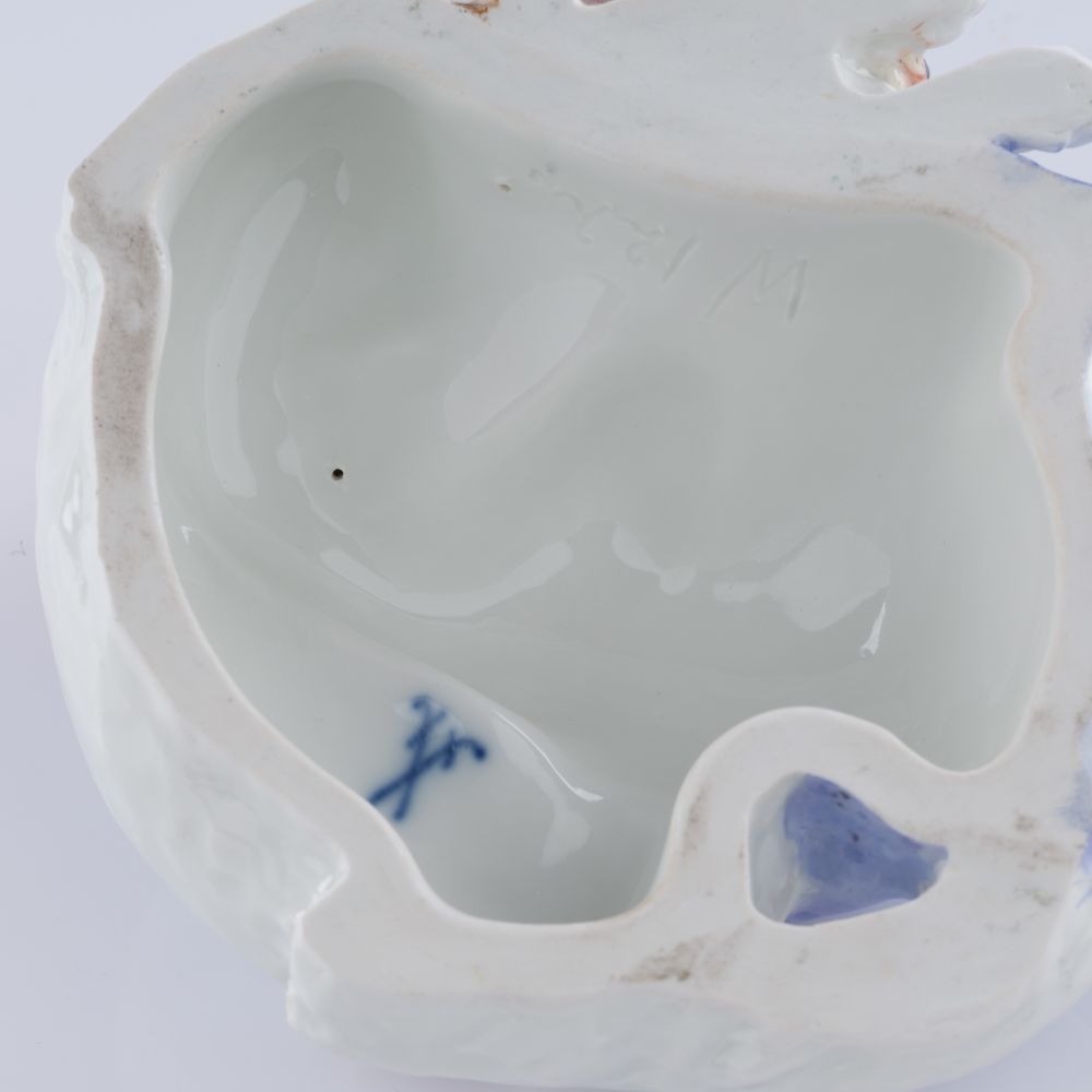 Kind, auf einem Hund schlafend - Bild 4