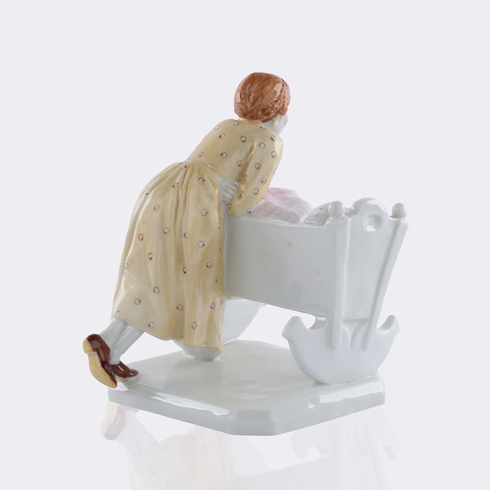 Mädchen an einer Wiege - Bild 3