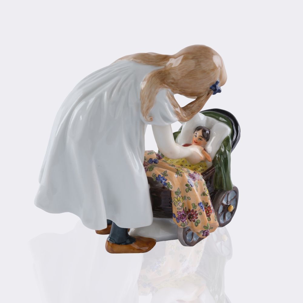 Mädchen mit Puppenwagen - Bild 3