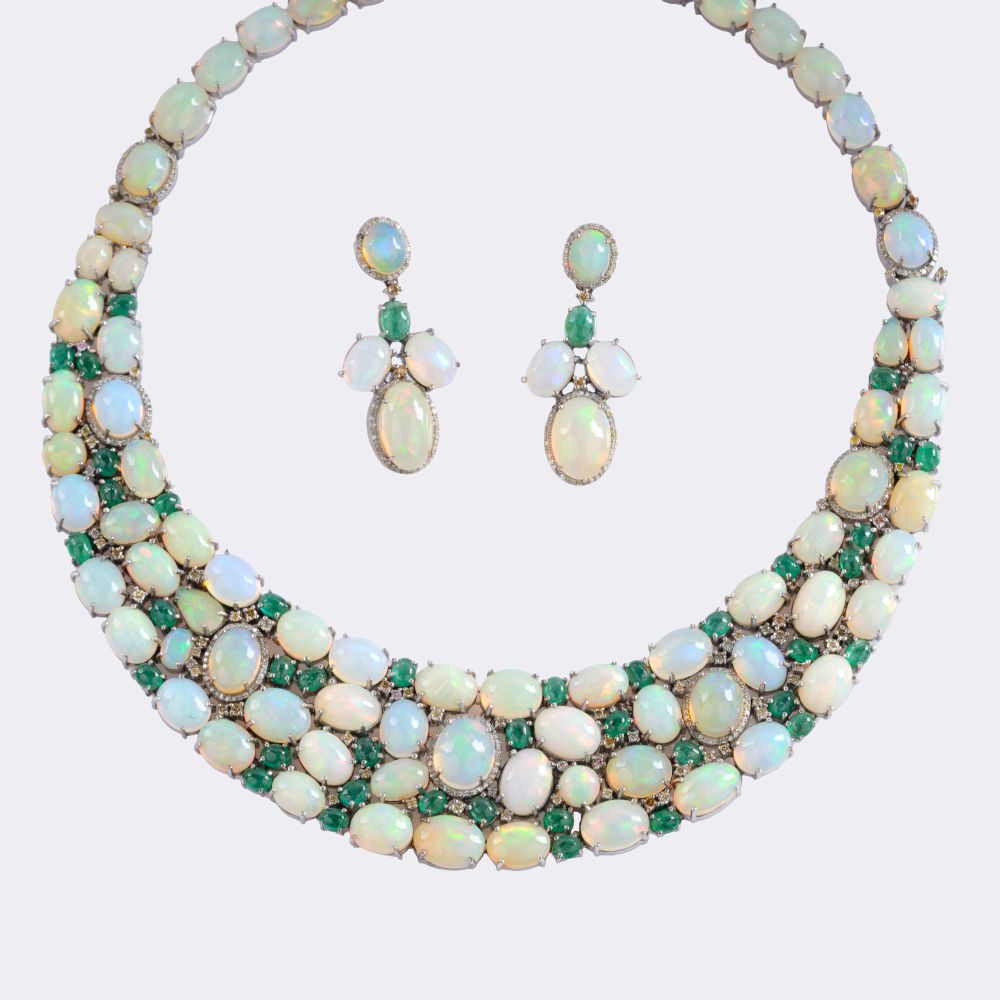 Opal Smaragd Brillant Collier mit passendem Paar Ohrhänger