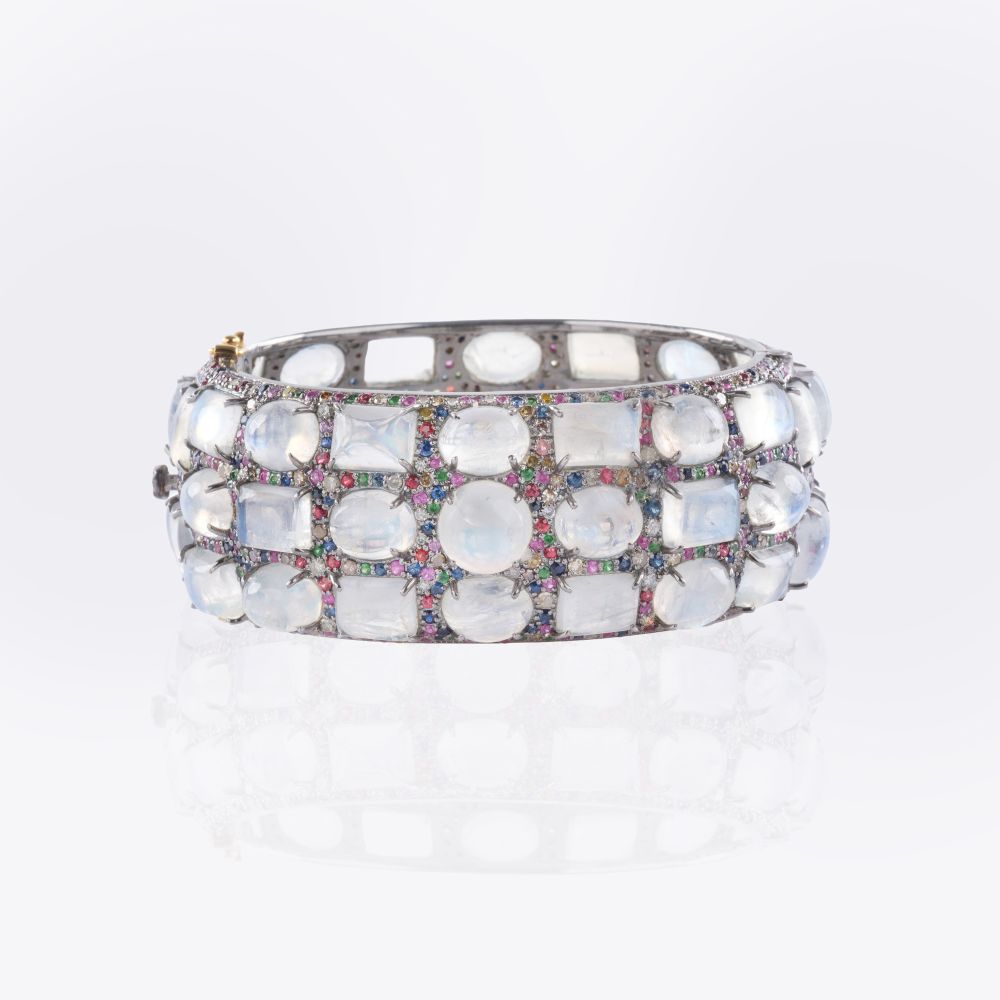 Mondstein Armreif mit mehrfarbigen Saphiren