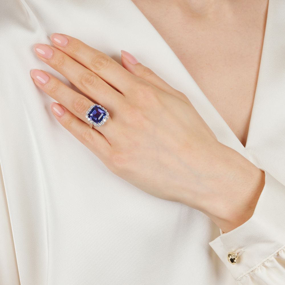 Hochkarätiger Tansanit Ring mit Brillanten - Bild 4