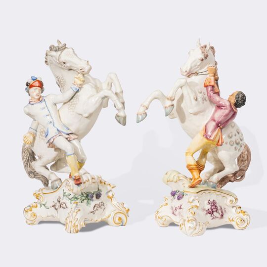 Paar großer Tafelaufsätze 'Rossebändiger'