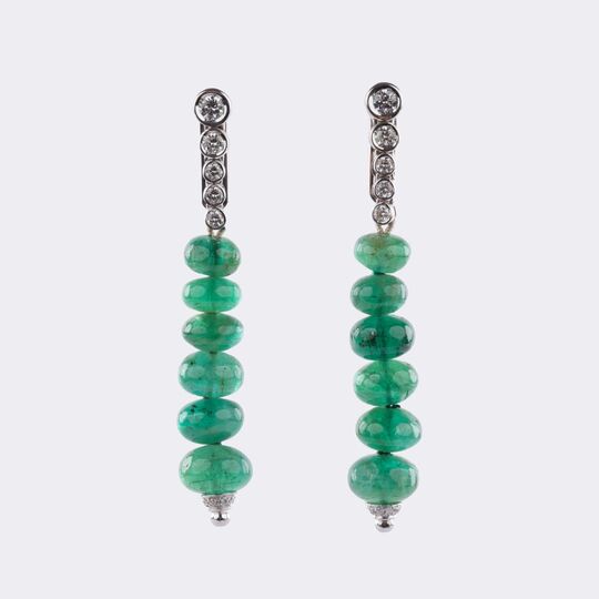 Paar hochkarätiger Smaragd-Cabochon Ohrhänger