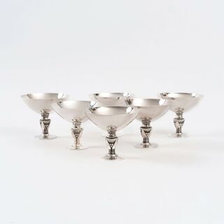 Satz von 6 Cocktailbechern Nr. 572 A von Gundorph Albertus