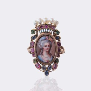 Louis Seize Portrait-Ring mit Farbedelsteinen