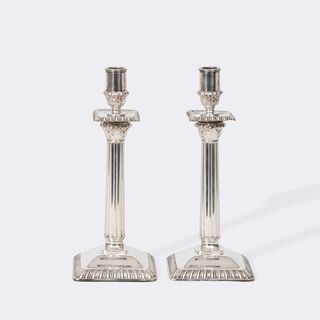 Paar Kerzenhalter im klassizistischen Stil