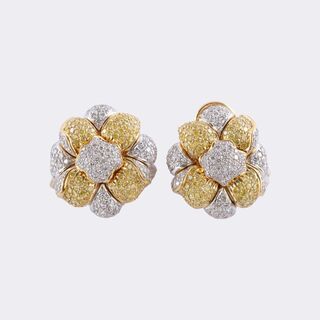 Paar Blüten Ohrringe mit zweifarbigem Brillant-Besatz