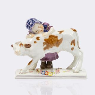 Mädchen mit Kalb