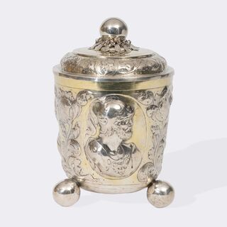Außergewöhnlich großer, barocker Kugelfuß-Deckelbecher
