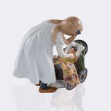 Mädchen mit Puppenwagen - Bild 3