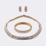 Schmuckset aus Collier, Ohrclips und Armreif