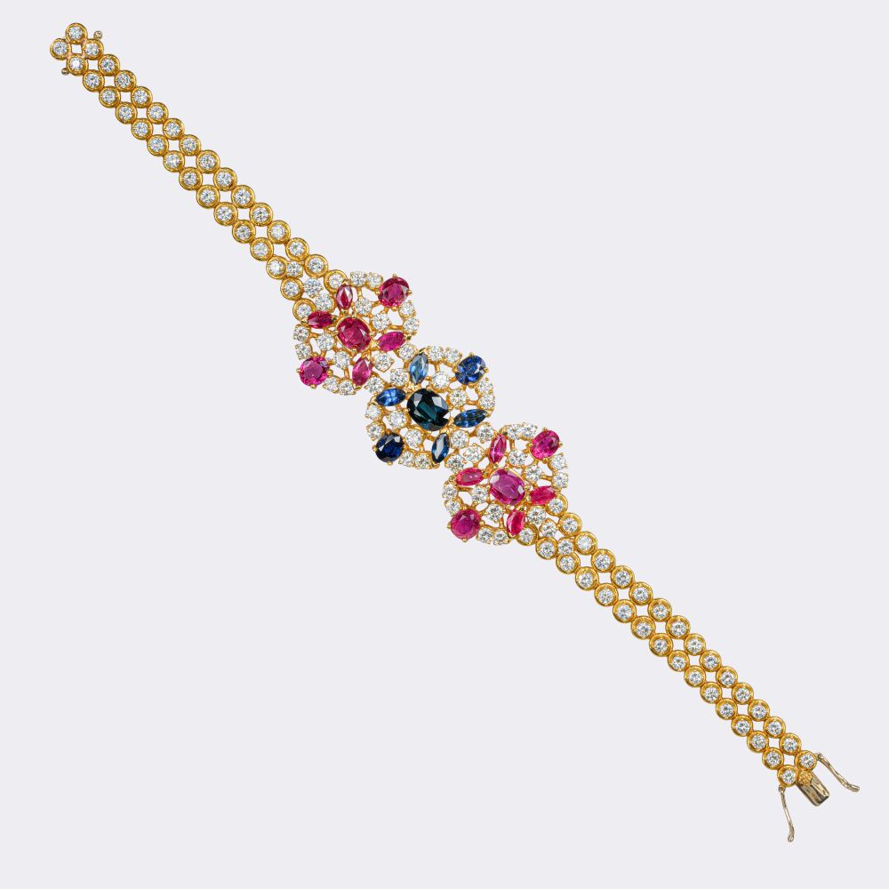 Außergewöhnliche Rubin Saphir Brillant Parure: Collier, Armband und Paar Ohrringe - Bild 4