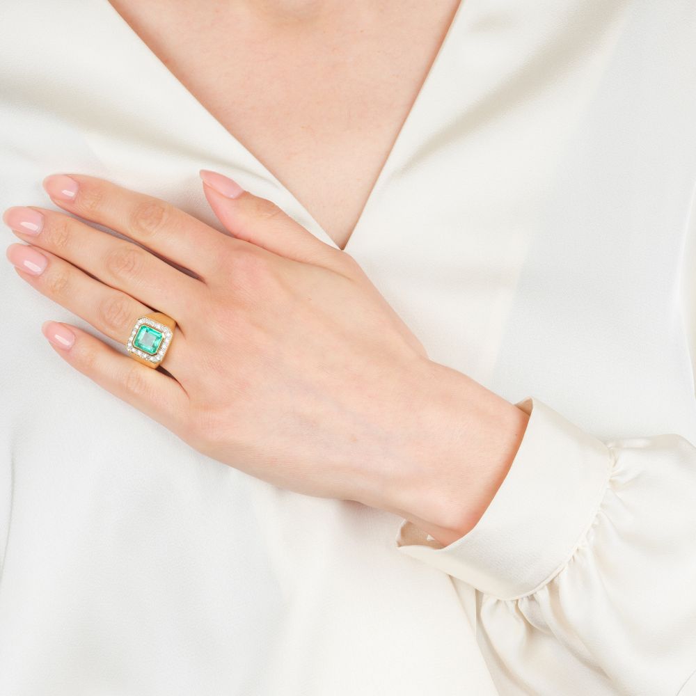 Bandring mit Smaragd und Brillant-Besatz - Bild 4