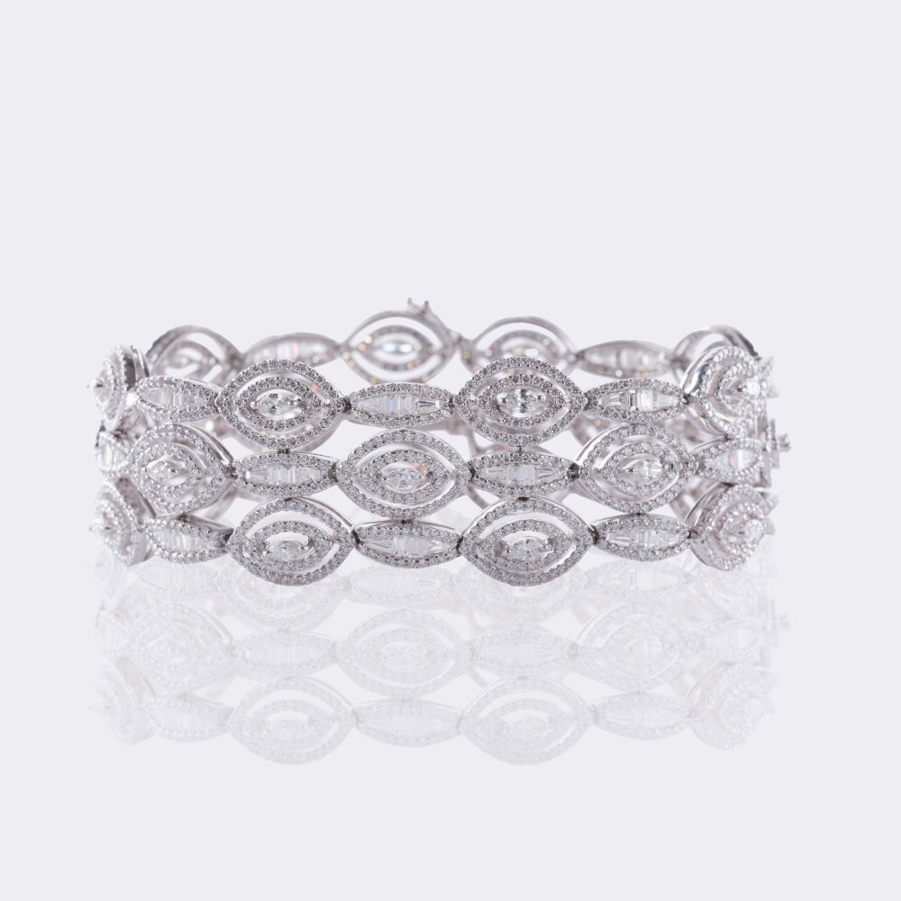 Armband mit hochkarätigem fein-weißen Diamant-Besatz