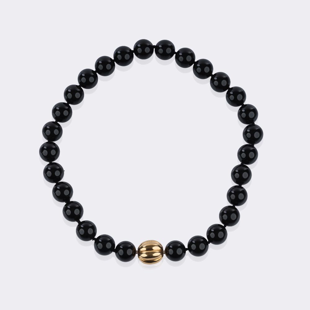 Onyx Collier mit Goldschließe