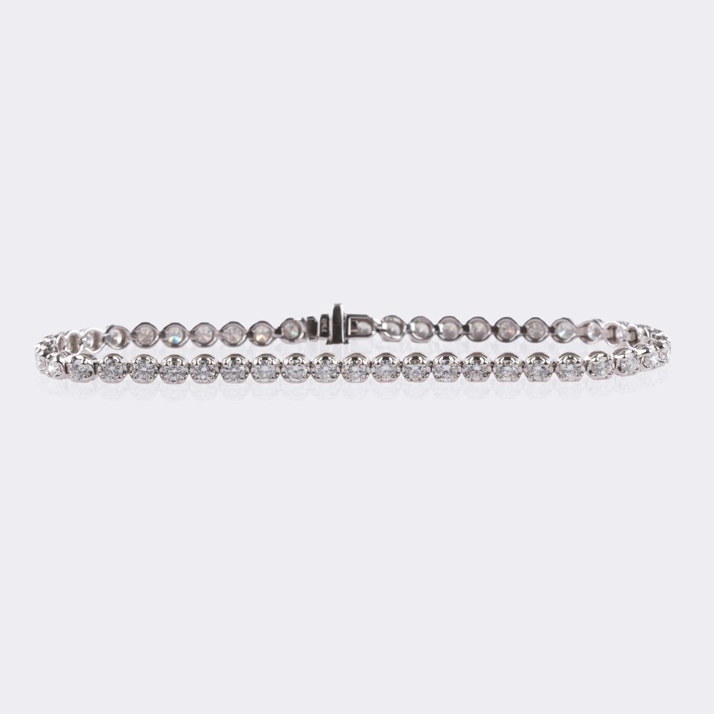 Fein-weißes Tennisarmband