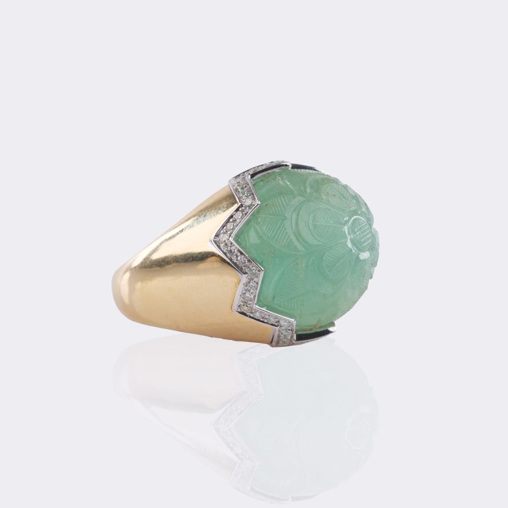 Emerald Cocktail Ring with Flower Decoration and Diamonds