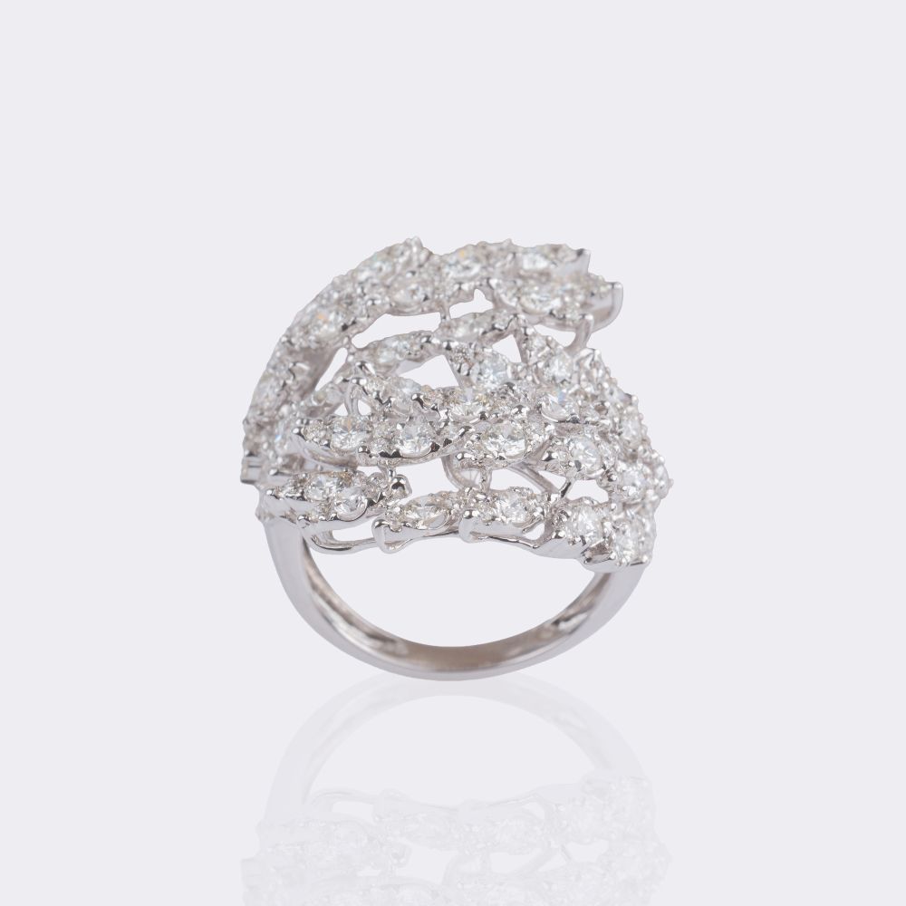 Filigraner Cross-Over Ring mit fein-weißen Brillanten - Bild 3