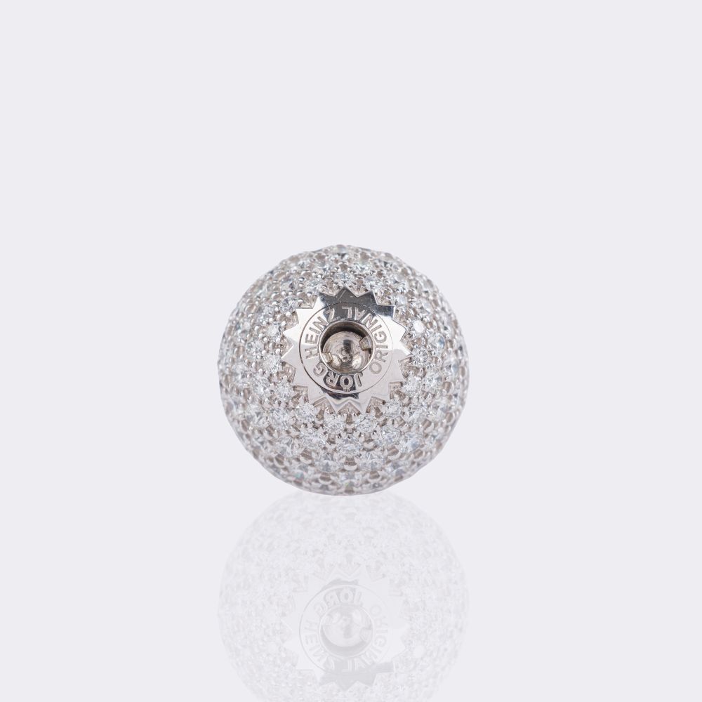Fein-weiße Brillant Pavé Kugelschließe - Bild 2