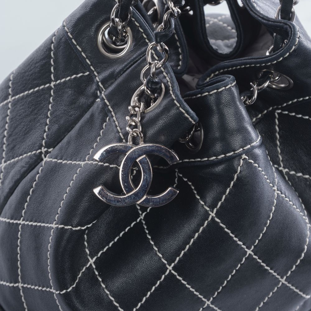Surpiqué Bucket Bag - Bild 3