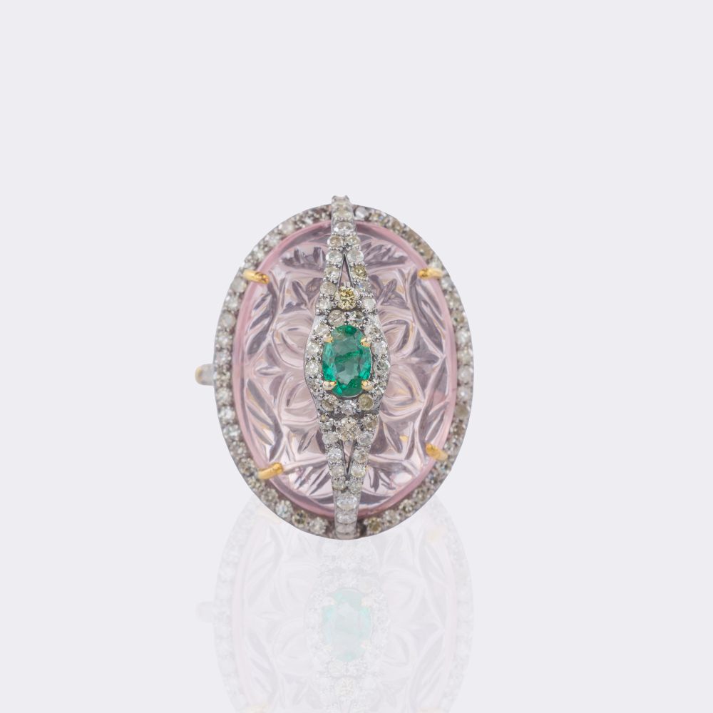 Rosenquarz Cameo Ring mit Brillanten und Smaragd Besatz