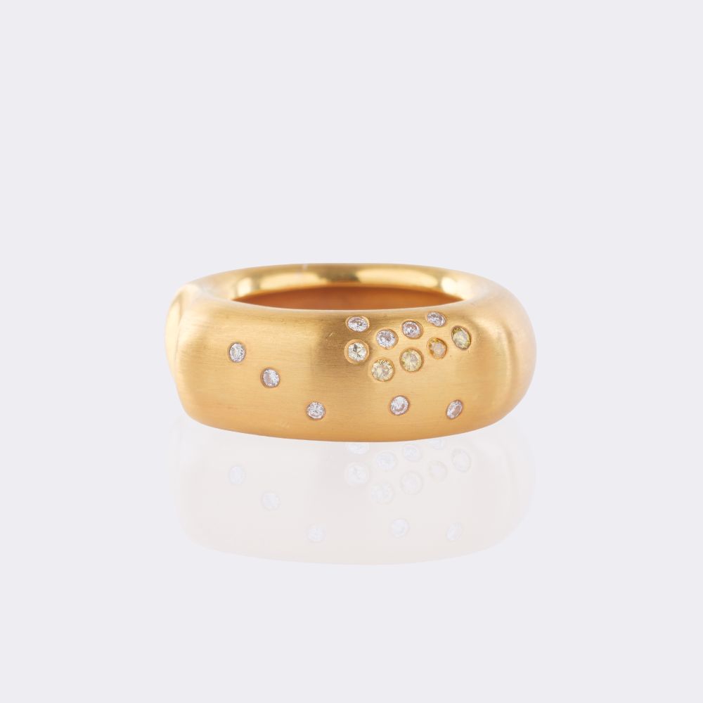 Bandring mit fein-weißen und Fancy Diamanten