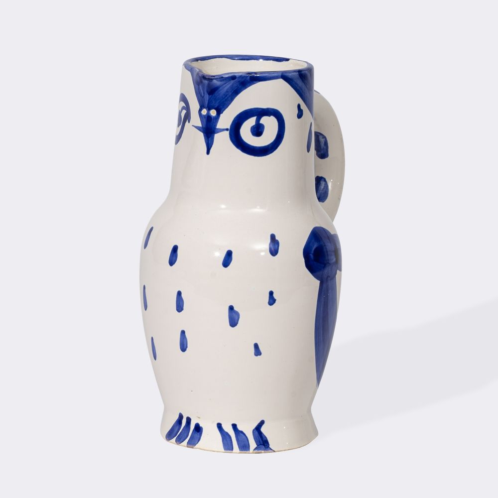 Faience jug 'Hibou'