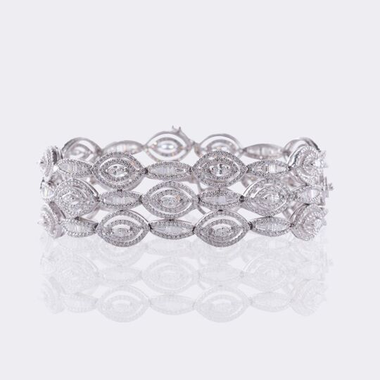 Armband mit hochkarätigem fein-weißen Diamant-Besatz