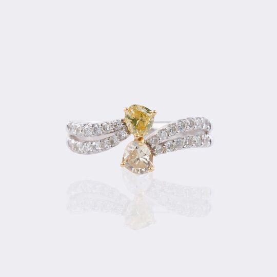 Fancy Diamond Ring Toi-et-Moi