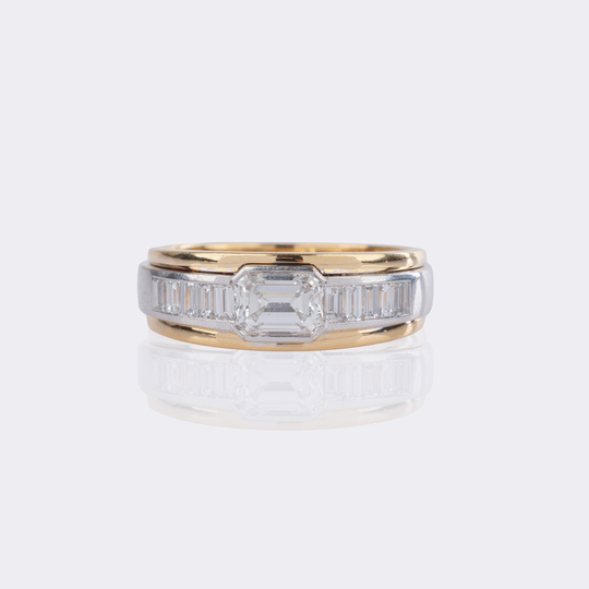 Fein-weißer Diamant Ring mit Emerald Cut Diamant