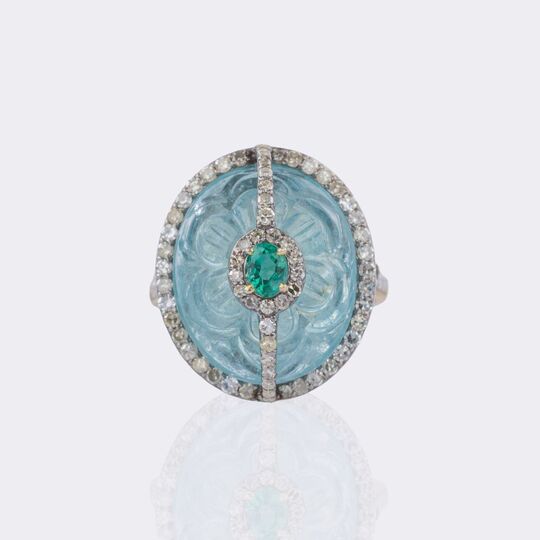 Aquamarin Cameo Ring mit Brillanten und Smaragd-Besatz