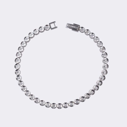 Fein-weißes Tennisarmband