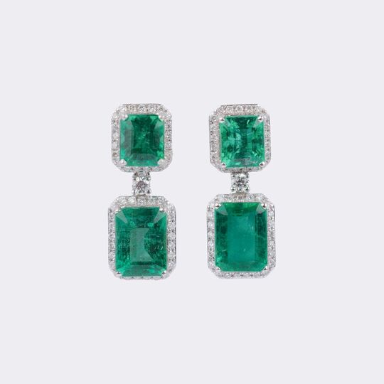 Pair of fine Emerald Diamond Earrings