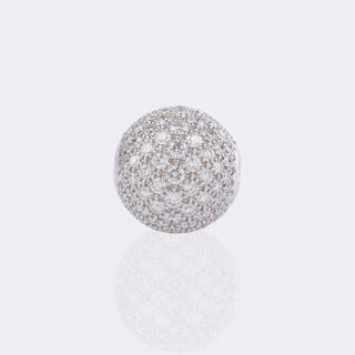 Fein-weiße Brillant Pavé Kugelschließe