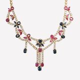 Außergewöhnliche Rubin Saphir Brillant Parure: Collier, Armband und Paar Ohrringe - Bild 1