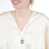 Farbintensiver Aquamarin Anhänger mit Brillant-Besatz - Bild 3