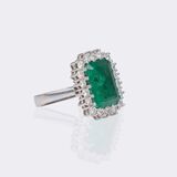 Emerald ring with diamond trim - image 2