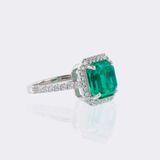 Vivid Emerald Ring with Diamonds - image 2