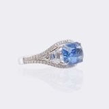 Natürlicher Saphir Ring mit Brillant-Besatz - Bild 2