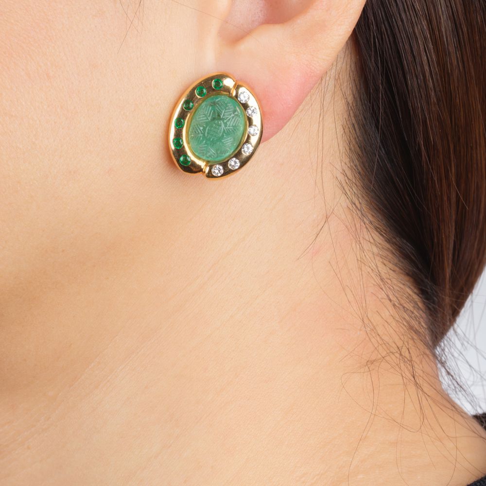 Pair of Emerald Diamond Earclips 'Flower' - image 2