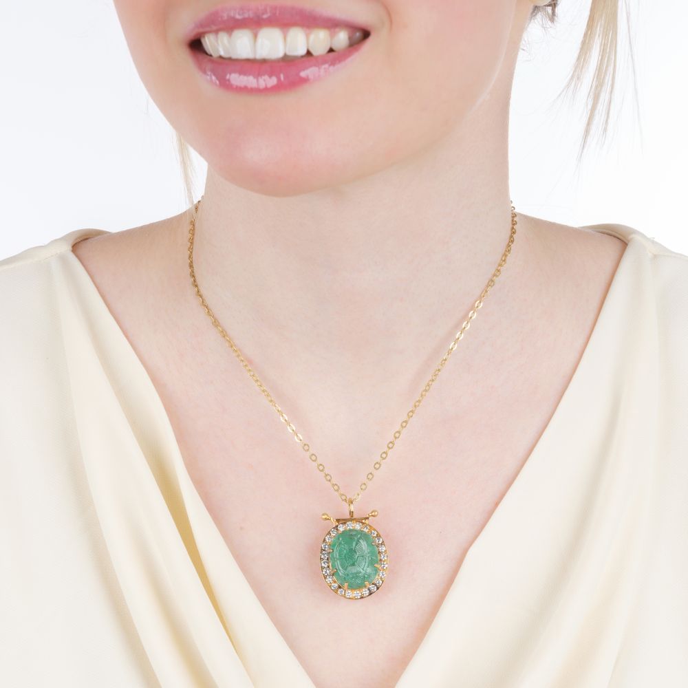 Emerald brilliant pendant with flower decoration on chain - image 4