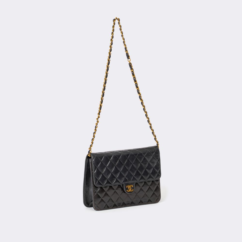 Classic Flap Bag Medium - image 2