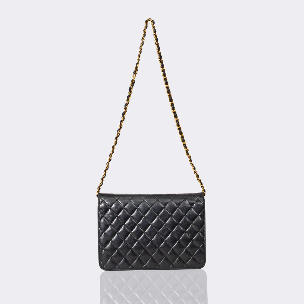 Classic Flap Bag Medium - image 3