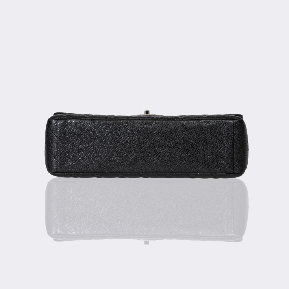 Classic Flap Bag Maxi - image 4