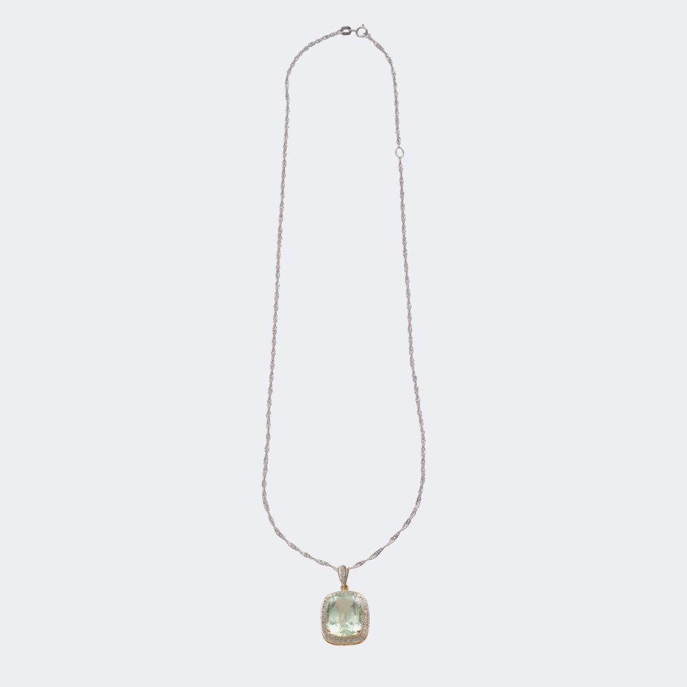 Beryl Diamond pendant on chain - image 2