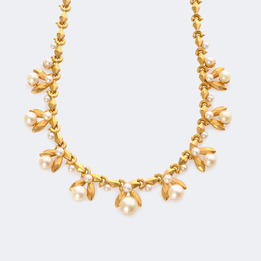 Gold Necklace with Pearls